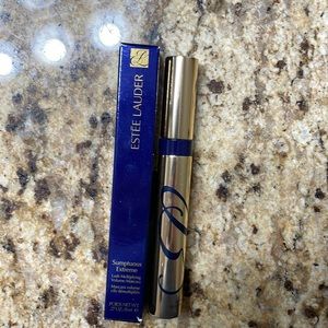 EXTREME Lash Multiplying Volume Mascara 01 Extreme Black NEW!